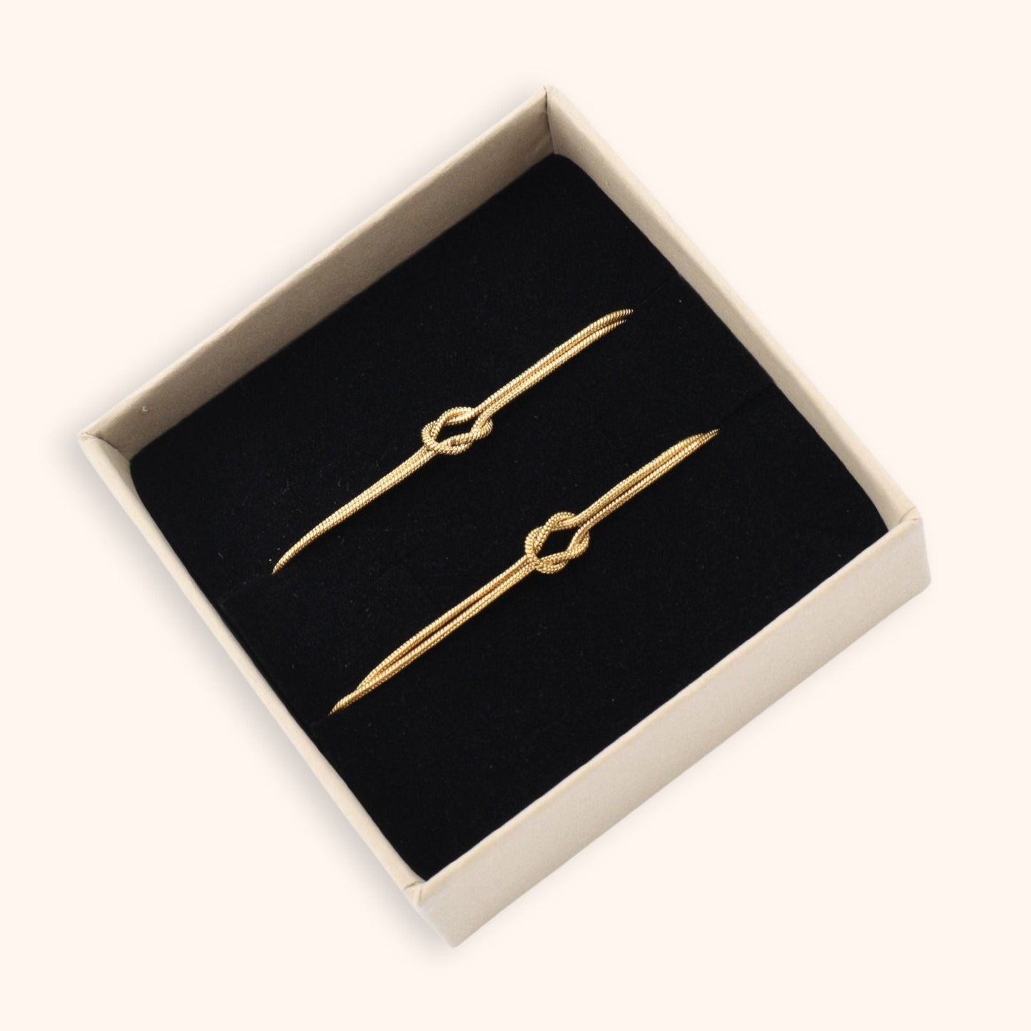 Set ta' Bracciali b'Ħobba Konnessa