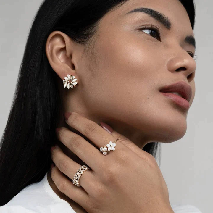 Ċrieki Eleganti Deheb Ispirati mill-Petali tal-Opal