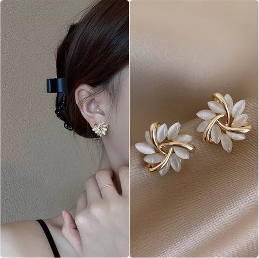 Ċrieki Eleganti Deheb Ispirati mill-Petali tal-Opal
